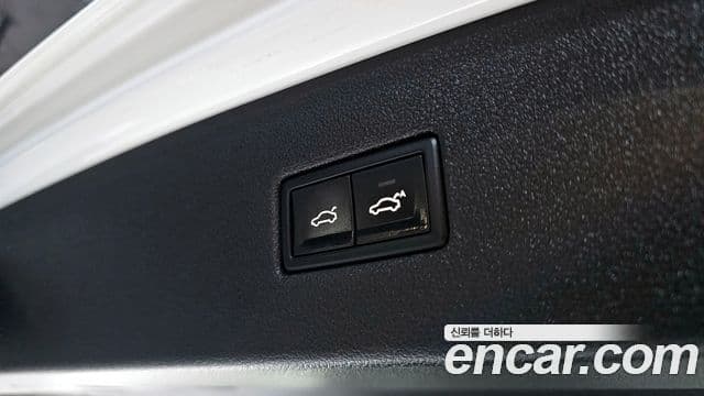 Volkswagen Tiguan 2018 — ფოტო 18/20