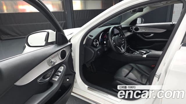 Mercedes-Benz C-Class 2020 — Фото 10/20