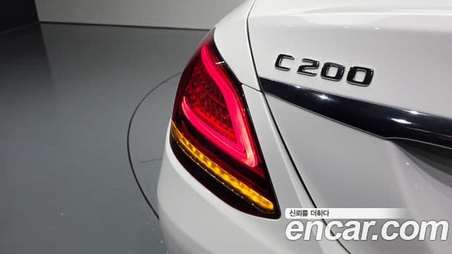 Mercedes-Benz C-Class 2020 — Photo 31/32