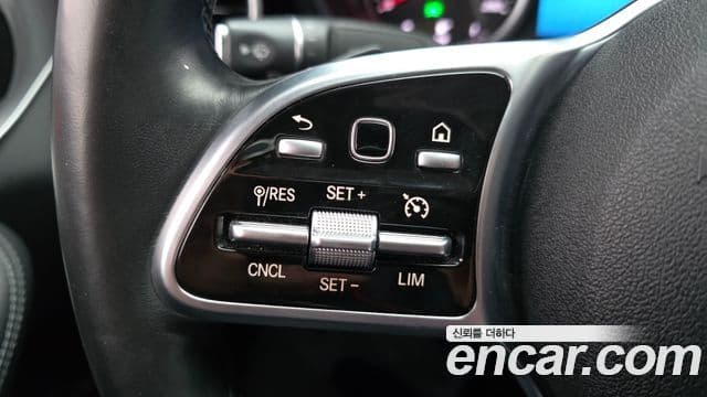 Mercedes-Benz C-Class 2020 — Photo 16/32