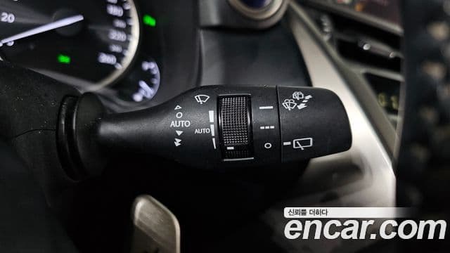 Lexus NX300h 2018 — Şəkil 18/20