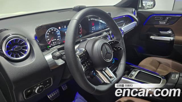 Mercedes-Benz GLB-Class 2025 — ფოტო 15/20