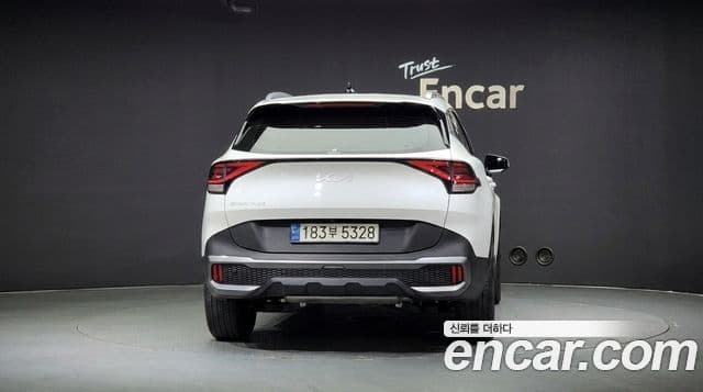 Kia Sportage 2021 — ფოტო 4/20
