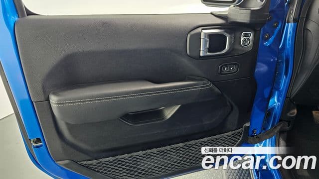 Jeep Wrangler 2021 — Photo 2/30