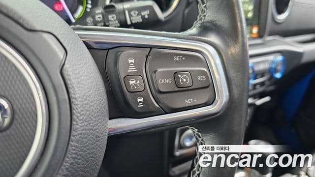 Jeep Wrangler 2021 — Photo 27/30