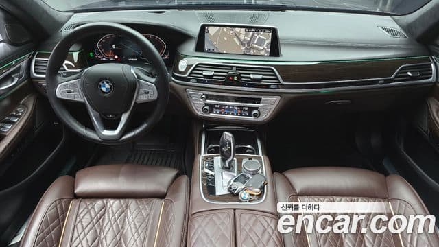 BMW 7 Series 2020 — ფოტო 7/20