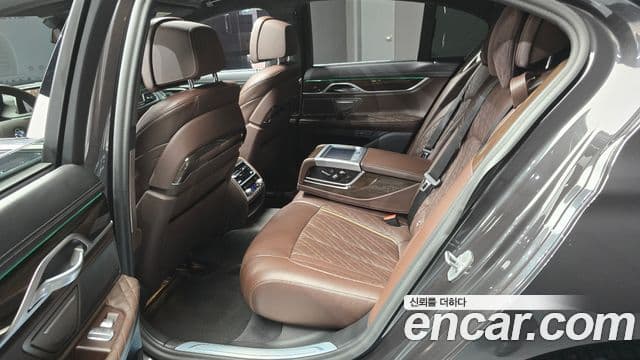BMW 7 Series 2020 — ფოტო 11/20