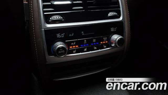BMW 7 Series 2020 — ფოტო 16/20