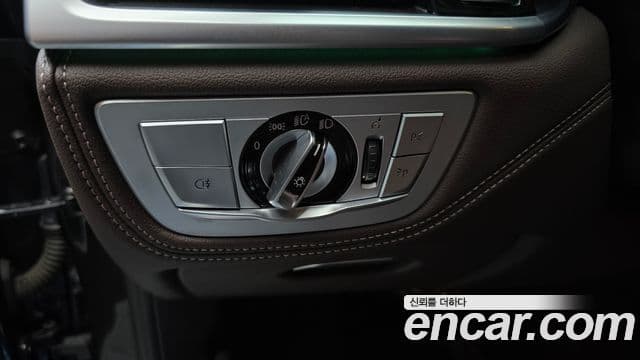 BMW 7 Series 2020 — ფოტო 18/20
