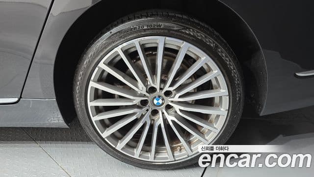 BMW 7 Series 2020 — Photo 25/35