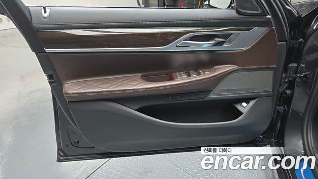 BMW 7 Series 2020 — Photo 35/35