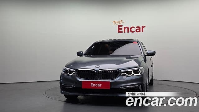 BMW 5 Series 2018 — ფოტო 3/20