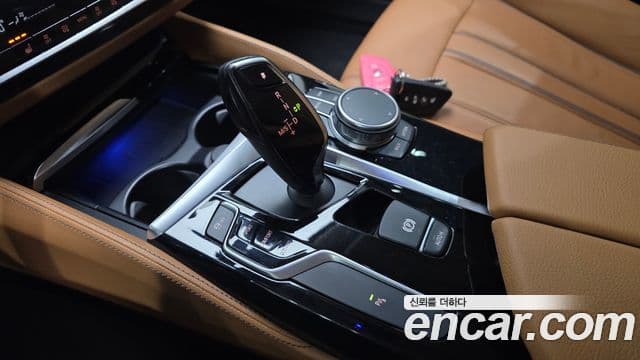 BMW 5 Series 2018 — ფოტო 9/20