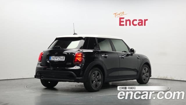 Mini Cooper 2022 — ფოტო 2/20