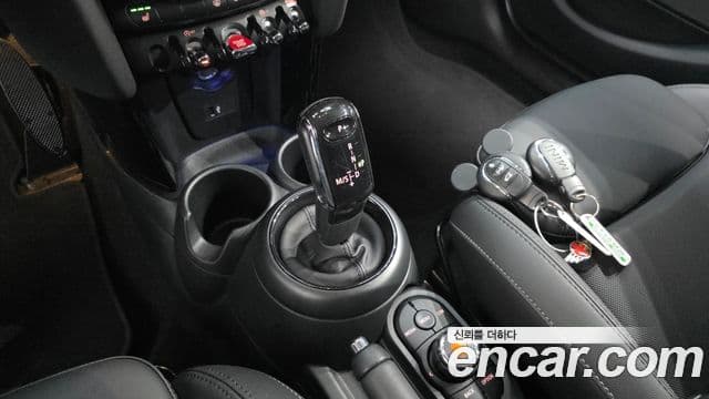 Mini Cooper 2022 — ფოტო 9/20