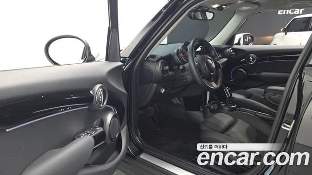 Mini Cooper 2022 — ფოტო 11/20