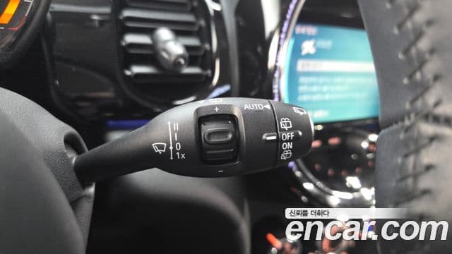 Mini Cooper 2022 — ფოტო 18/20