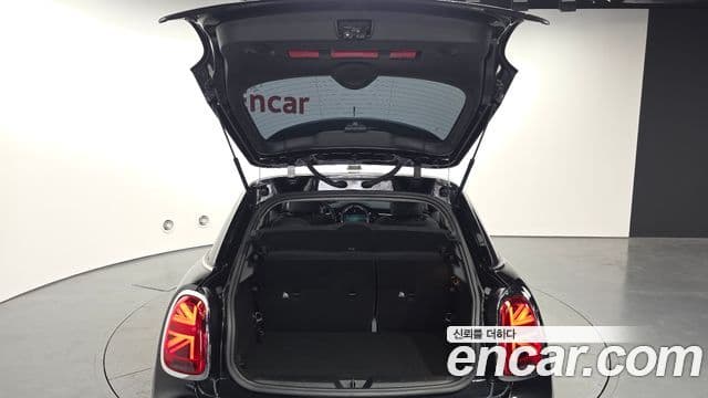 Mini Cooper 2022 — ფოტო 20/20