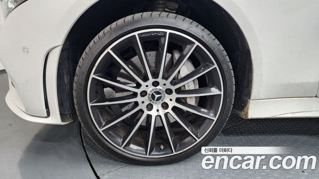 Mercedes-Benz CLS-Class 2021 — Фото 5/20