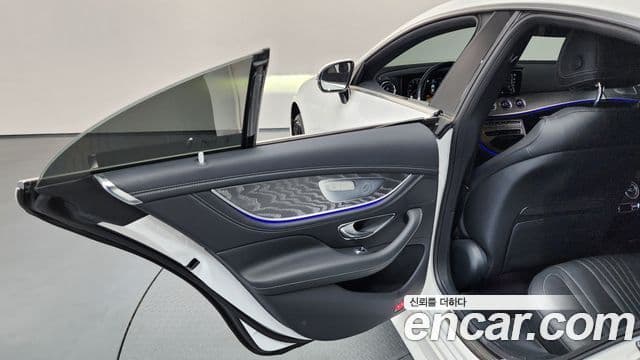 Mercedes-Benz CLS-Class 2021 — Photo 15/40