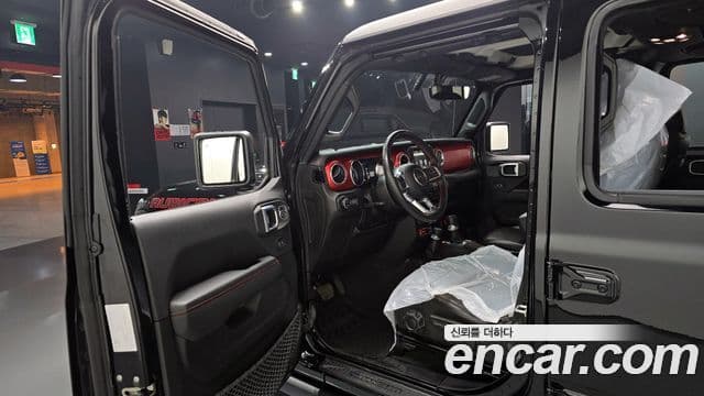 Jeep Wrangler 2022 — Şəkil 10/20