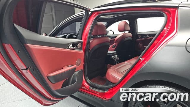 Kia Stinger 2018 — Şəkil 12/20