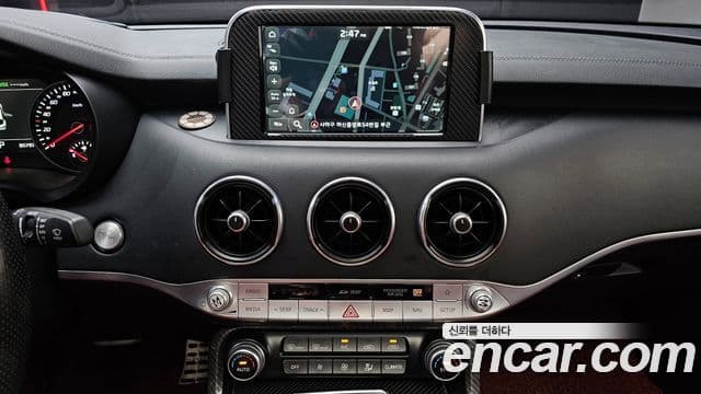 Kia Stinger 2018 — Şəkil 14/20