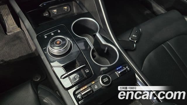 Kia K5 2021 — Şəkil 9/20