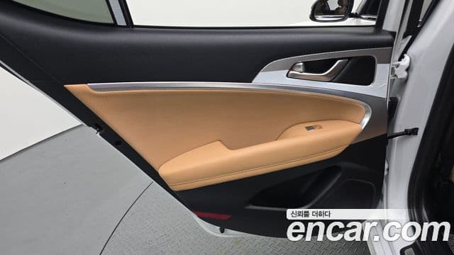 Genesis G70 2021 — Şəkil 27/31
