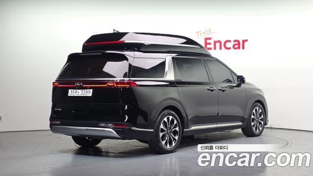 Kia Carnival 2022 — ფოტო 2/20