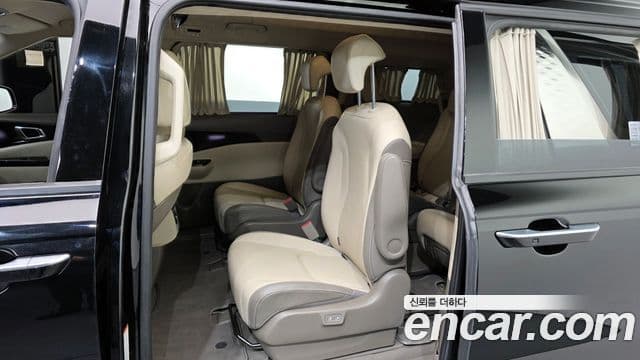 Kia Carnival 2022 — ფოტო 11/20