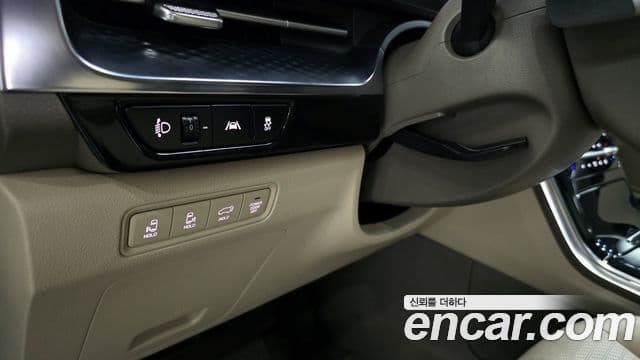 Kia Carnival 2022 — ფოტო 14/20