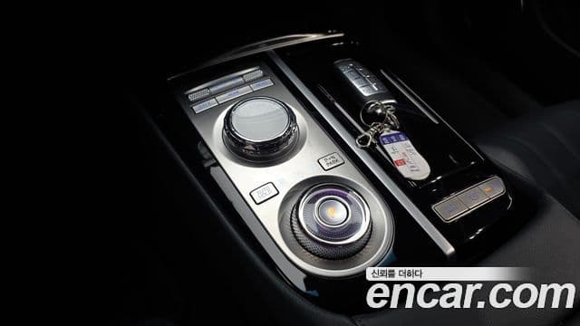 Genesis Electrified G80 2023 — ფოტო 8/20
