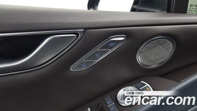 Genesis Electrified G80 2023 — ფოტო 18/20