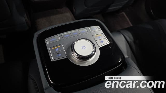 Genesis Electrified G80 2023 — ფოტო 19/20