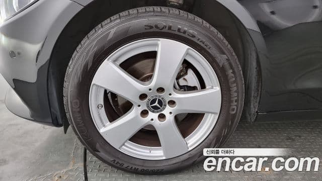 Mercedes-Benz C-Class 2018 — ფოტო 5/20