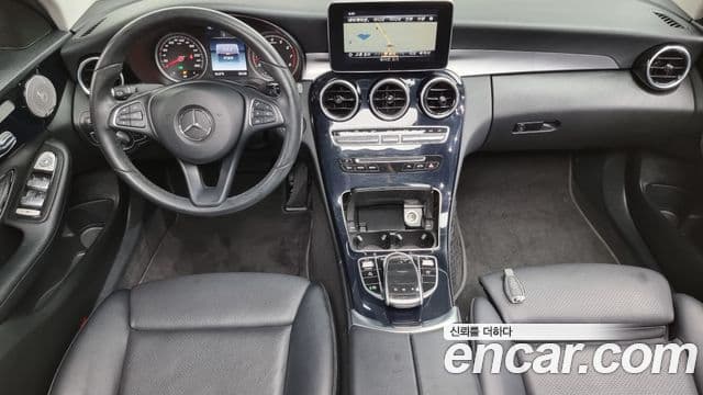 Mercedes-Benz C-Class 2018 — ფოტო 7/20