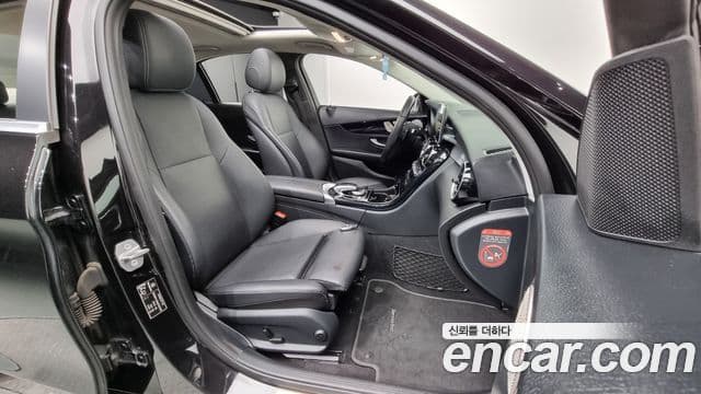 Mercedes-Benz C-Class 2018 — ფოტო 10/20