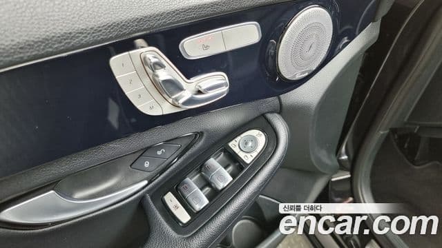 Mercedes-Benz C-Class 2018 — ფოტო 13/20