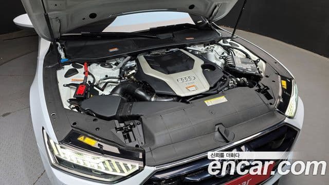 Audi A7 2020 — ფოტო 6/20