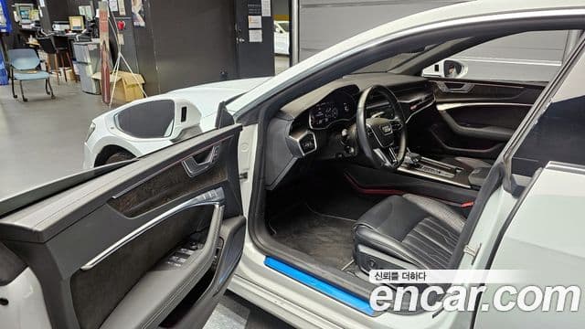 Audi A7 2020 — ფოტო 10/20