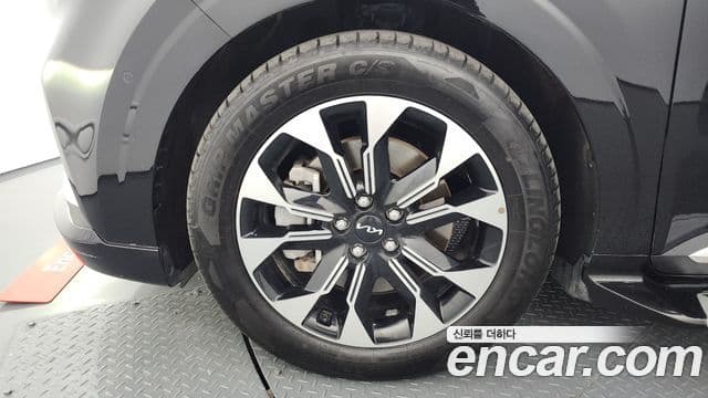 Kia Carnival 2022 — Şəkil 15/34