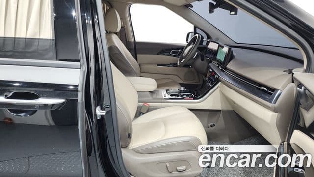 Kia Carnival 2022 — Şəkil 31/34