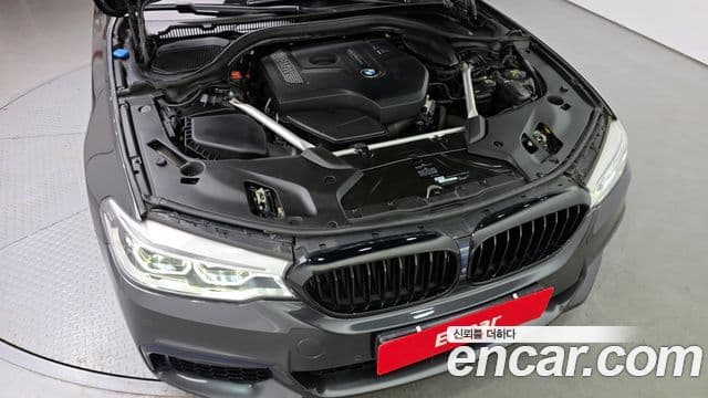 BMW 5 Series 2018 — Şəkil 6/20