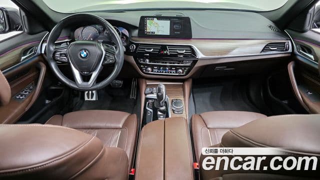 BMW 5 Series 2018 — Şəkil 7/20