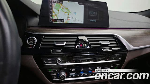 BMW 5 Series 2018 — Şəkil 14/20