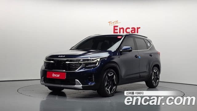 Kia Seltos 2023 — ფოტო 1/20