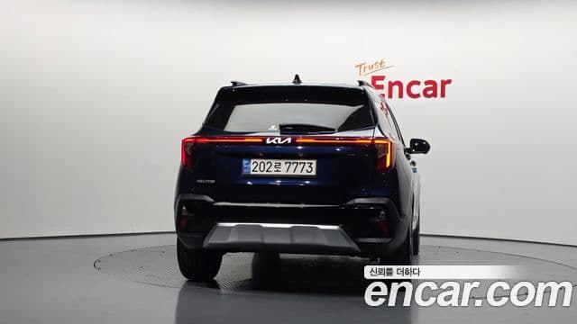Kia Seltos 2023 — ფოტო 4/20