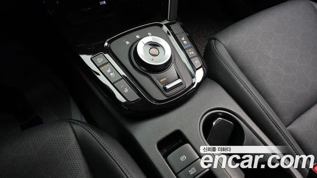 Kia Seltos 2023 — ფოტო 9/20