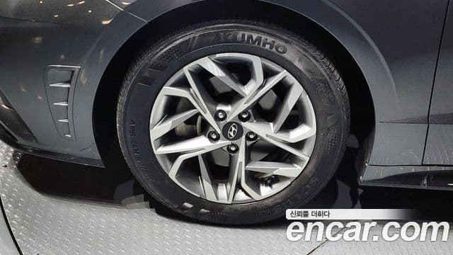 Hyundai Sonata 2023 — ფოტო 5/20